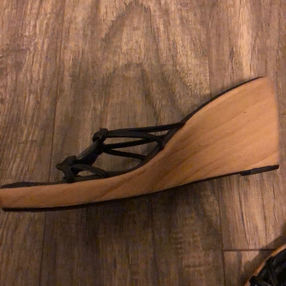 Sandals - Picture 2 of 4